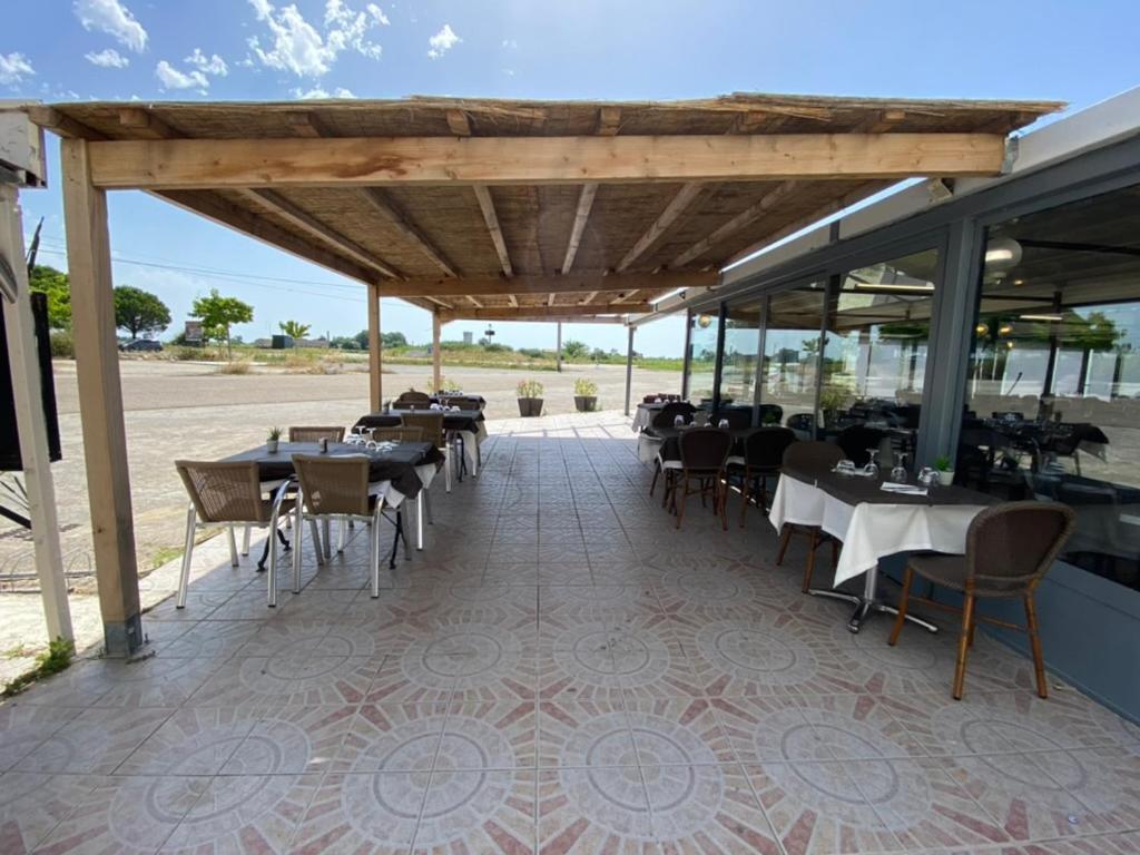 Hotel Restaurant La Ceinture Vauvert Luaran gambar